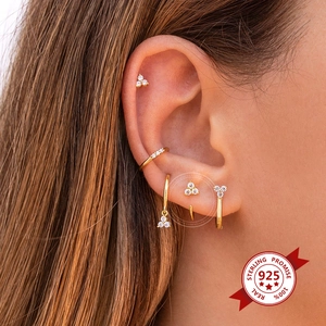 Eleganti orecchini a cerchio a U in argento S925 dorato con tre zirconi per donna