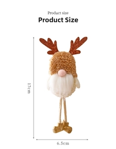Vue détaillée d'un gnome de Noël avec renne et dimensions de 17cm pour décoration