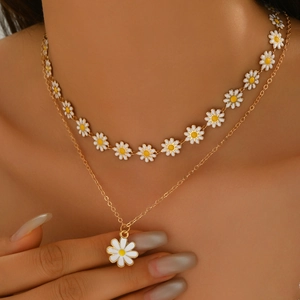 Layered Daisy Pendant Necklace Alloy Enamel Flower Clavicle Chain Gold Tone Fresh Sweet Jewelry For Women