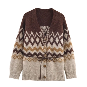 Cardigan in maglia da donna con cintura e motivo jacquard geometrico vintage