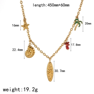 Collier océan plaqué or 18k avec pendentifs étoile de mer coquillage et palmier