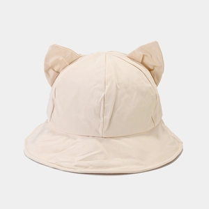 Cute cream canvas bucket hat featuring 3D cat ears for a stylish sun protection look