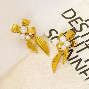 Stainless Steel Bow Stud Earrings 18K Gold Plated Ribbon Style With Elegant Artificial Pearls For Women