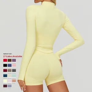 Ensemble de yoga jaune pour femme avec haut à manches longues et short en maille côtelée