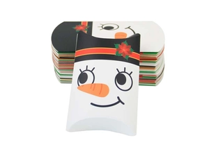 Macro detail of snowman face Christmas pillow gift boxes made of high-quality kraft paper