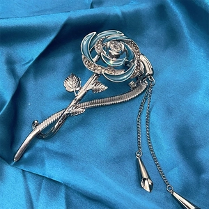 Pince à cheveux rose bleue élégante avec strass brillants et pampilles argentées