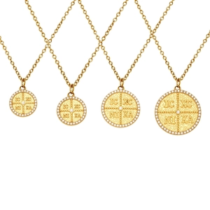 Goldene Edelstahl-Münzkette mit religiösen Symbolen und funkelnden Zirkon-Kristallen