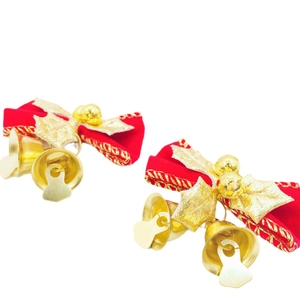 Mini nœuds de Noël avec cloches dorées et rubans de velours rouge pour le sapin