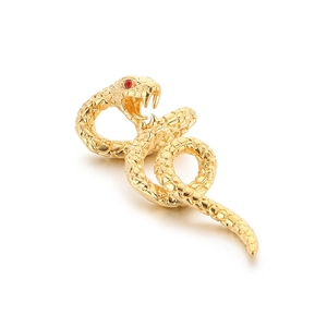 Pendentif serpent gothique plaqué or en acier inoxydable avec yeux en pierre rouge