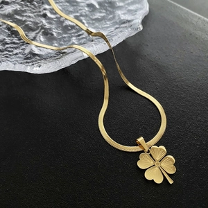 Four Leaf Clover Pendant Necklace Earrings Elegant Titanium Steel Snake Chain Jewelry For Women Minimalist Style