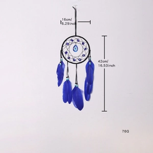 Detailansicht des handgefertigten Evil Eye Traumfängers mit 16cm Durchmesser und 42cm Länge