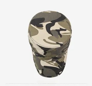 Vue de dessus d'une casquette militaire camouflage durable avec motifs de jungle