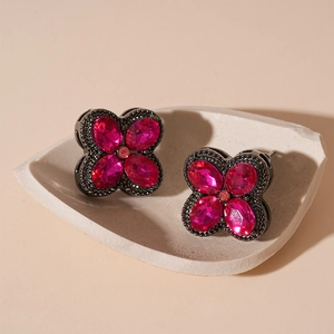 Vintage rhombus clover earrings with rose red crystals and gunmetal black metal finish
