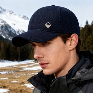 Herren Winter-Baseballkappe aus Wollmischung mit Ohrenschutz und modischem Metalllogo