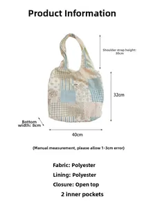 Dettaglio della borsa tote patchwork con dimensioni 40x32x8cm e altezza tracolla di 30cm blu