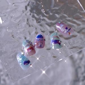 Dreamy Ozean-Design künstliche Nägel mit 3D Quallen und Muscheln auf Wellen-Hintergrund