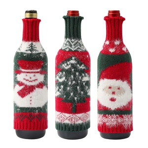 Set di 3 copribottiglie di vino natalizi in maglia con Babbo Natale, pupazzo e albero