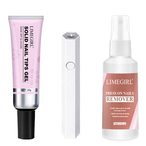 Dettaglio del kit con gel unghie 30g, spray solvente 30ml e mini lampada UV LED