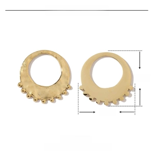 Vue détaillée des boucles d'oreilles dorées de 21mm avec dimensions et poids précis