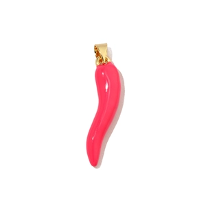 Detailed close-up of a bright pink chili pendant with gold-plated clasp for DIY jewelry