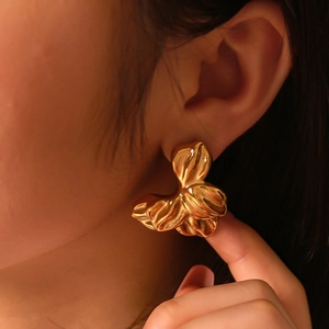 3D Flower Petal Stud Earrings For Women 18K Gold Plated Stainless Steel Geometric Floral Textured Vintage Retro Style
