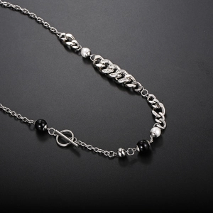 Cuban link and pearl necklace with sparkling crystals and silver T-bar clasp closure