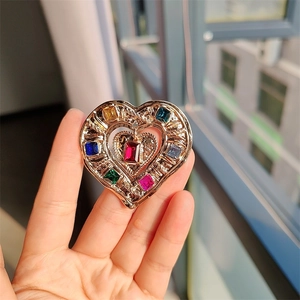 Fashion vintage heart brooch with colorful crystals in gold metal finish for coats