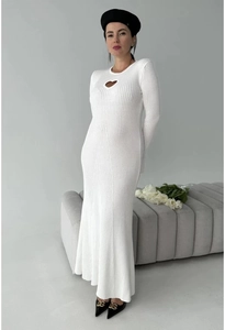 Detailed view of the heart-shaped cutout on a white ribbed knit dress for women