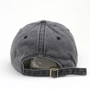Vue arrière réglable d'une casquette de baseball en coton délavé gris foncé vintage