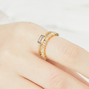 Set di doppi anelli placcati in oro 18 carati con zirconi quadrati alla moda