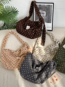 Winter Fleece Shoulder Bag Large Capacity Heart Pattern Plush Tote Crossbody Bag For Women Cozy Street Style