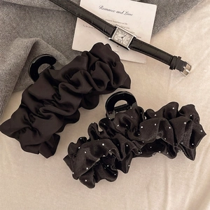 Lot de grandes pinces à cheveux en satin plissé noir avec strass élégants pour femmes