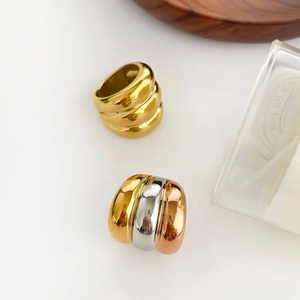 Three-layer 18K gold-plated stainless steel rings in tricolor and gold finishes