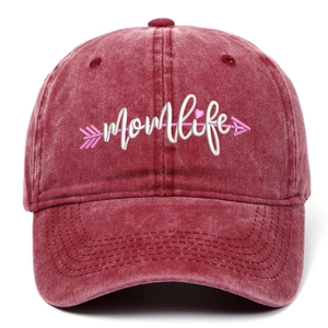 Washed cotton baseball cap with Momlife embroidery in vintage wine red finish