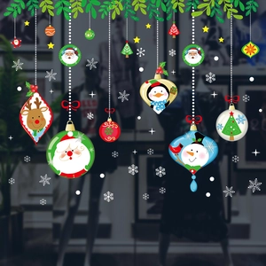 Stickers de Noël cartoon avec Père Noël, rennes et décorations suspendues colorées