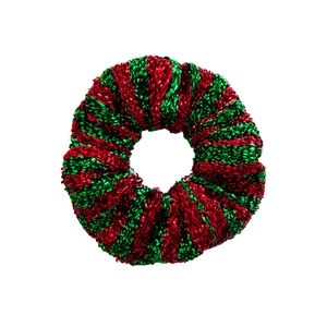 Weihnachts-Haargummi mit rot-grünen Streifen und flauschiger Textur auf weißem Hintergrund