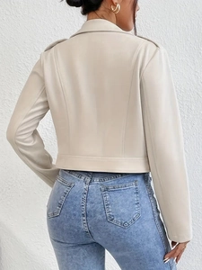 Vue arrière du blouson motard en simili cuir blanc cassé avec coupe ajustée et coutures