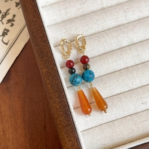Boucles d'oreilles rétro en agate avec pierres précieuses et anneaux en métal doré