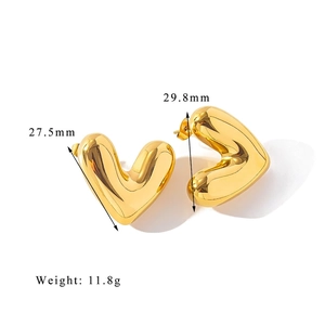 Detailed view of polished hollow heart-shaped gold earrings with precise dimensions shown
