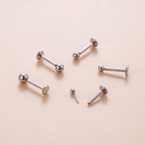 Set di piercing labret in acciaio inossidabile di varie lunghezze con retro piatto