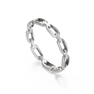 Minimalist silver chain link stainless steel ring with a geometric industrial hollow design
