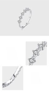 Dettagli del marchio S925 e degli zirconi pavé sull'anello in argento sterling 925