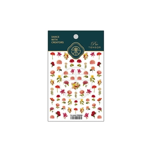 Nagelstickers met gedroogde bloemen voor creatieve DIY manicure