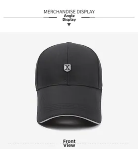 Vue de face casquette noire avec logo X en métal et bordure de visière grise contrastée