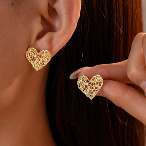 Heart Stud Earrings With 925 Sterling Silver Earring Post Alloy Hollow Mesh Zircon Retro Light Luxury Jewelry Women