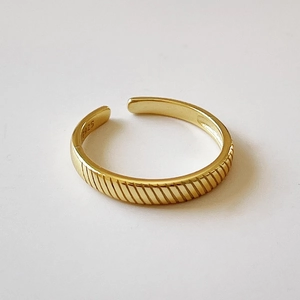 Minimalist S925 sterling silver adjustable open ring with diagonal textured gold finish