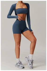 Ensemble de sport 3 pièces avec short taille haute et top court en gris bleuté