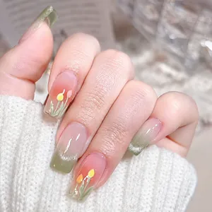 Handgemaakte tulp cat-eye kunstnagels met groen-rood verloop en gouden glitters