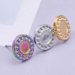 Detailed shot of round 304 stainless steel stud earrings in rainbow, gold and silver finishes