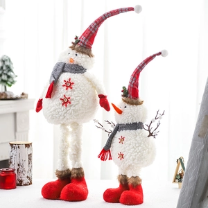 Figurines de bonhomme de neige en peluche avec chapeaux rouges et écharpes grises pour Noël